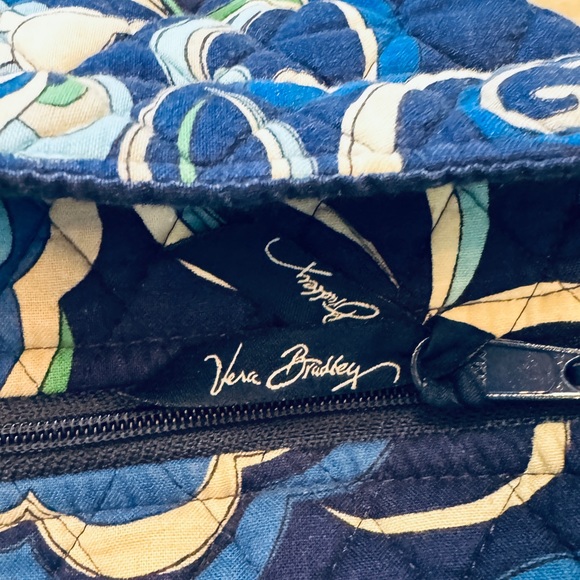 Vera Bradley Bag - Picture 4 of 6